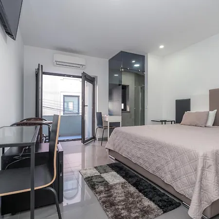 Ergosuites Hotel *