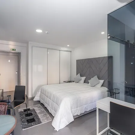 Ergosuites *